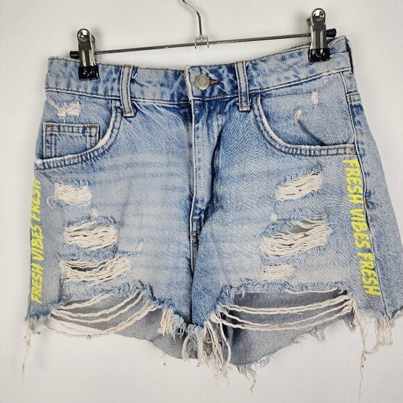 Bershka 'Fresh Vibes Fresh' Distressed Denim Shorts 2 - Picture 1 of 3